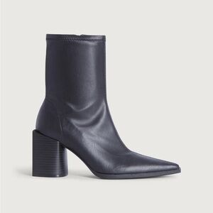 POINTED TOE ANKLE BOOT